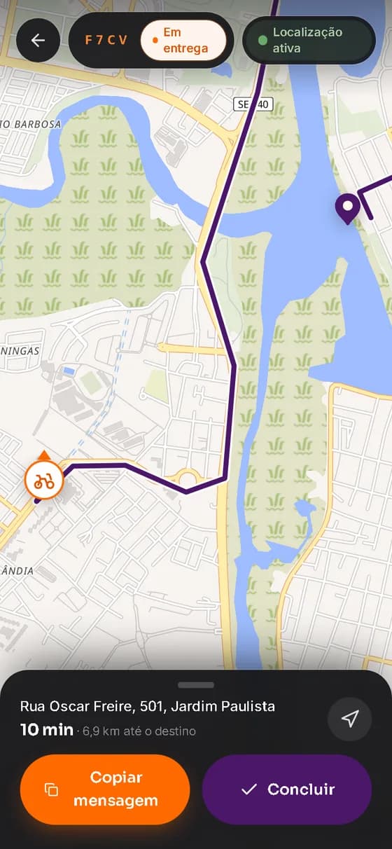 Tela do entregador com o mapa da rota, o código da entrega e o botão de concluir